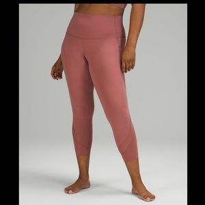 Lululemon Wunder under scalloped hem high rise 23” crop